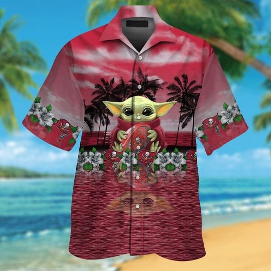 31-Tampa Bay Buccaneers And Baby Yoda Hawaiian Shirt, Short (2)