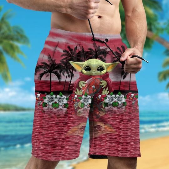 31-Tampa Bay Buccaneers And Baby Yoda Hawaiian Shirt, Short (4)