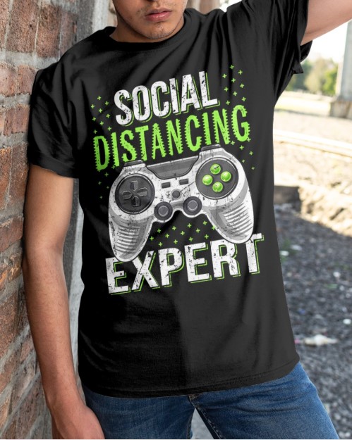 Social distancing expert – 2020 coronavirus shirt