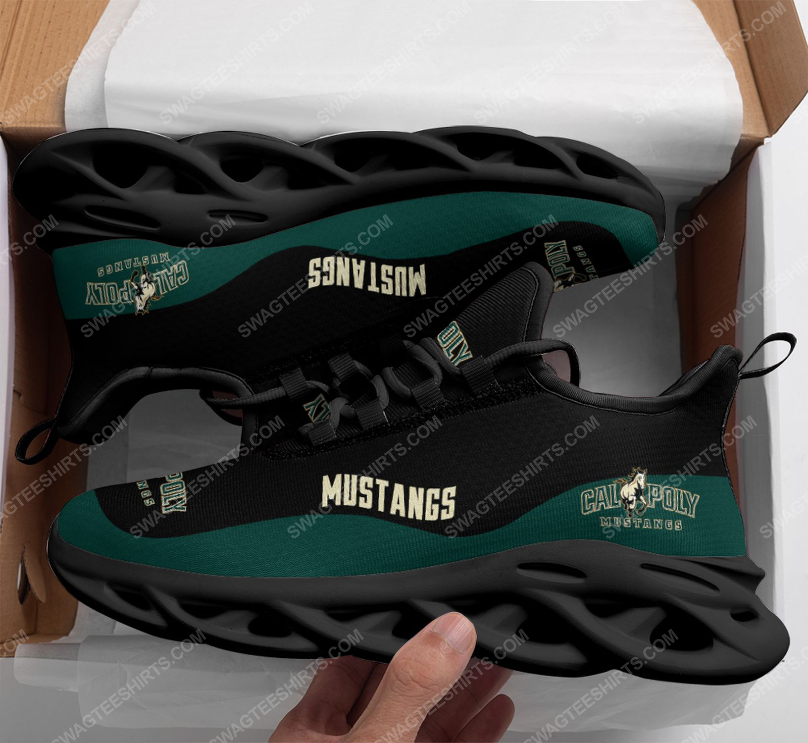 The cal poly mustangs football team max soul shoes 3
