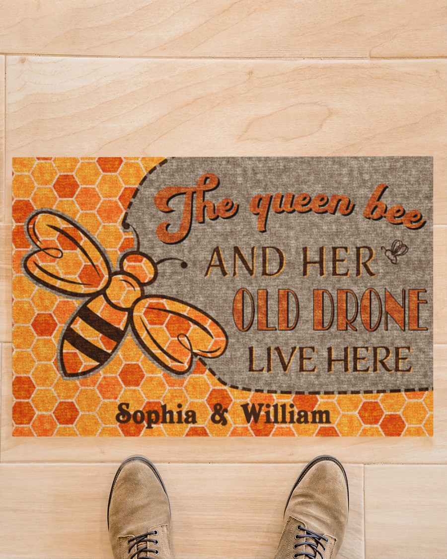 The queen bee and her old drone live here doormat 7