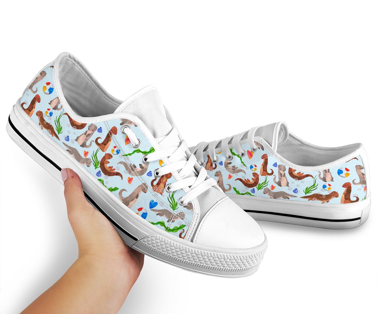 Otter illustration pattern low top shoes 2