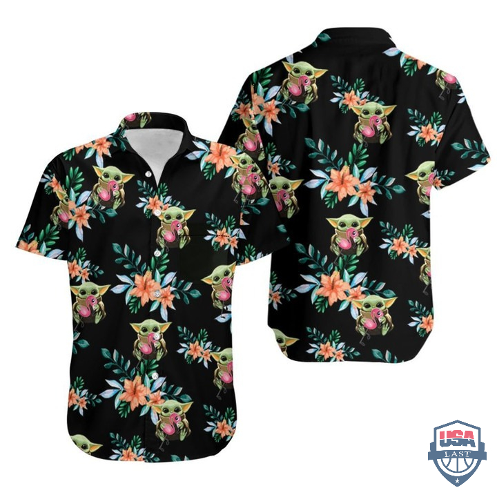 2vlSQgsK-T080122-175xxxBaby-Yoda-Hugging-Flamingos-Colorful-Flowers-Hawaiian-Shirt.jpg