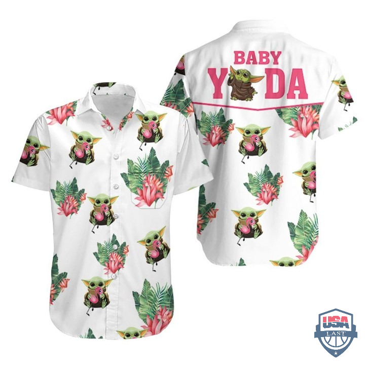 8xIwAbJ3-T080122-179xxxBaby-Yoda-Hugging-Flamingos-Lotuses-On-Black-Hawaiian-Shirt.jpg