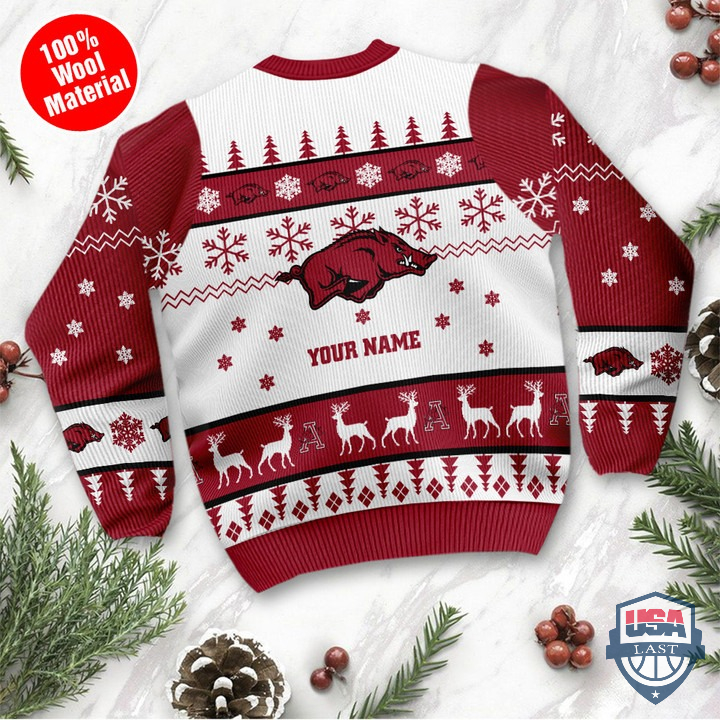 CSQ35qx5-T240122-149xxxNCAA-Arkansas-Razorbacks-Custom-Name-Sweater-3.jpg