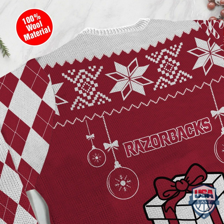 HlQBVSoo-T240122-142xxxArkansas-Razorbacks-Funny-Ugly-Christmas-Sweater-1.jpg