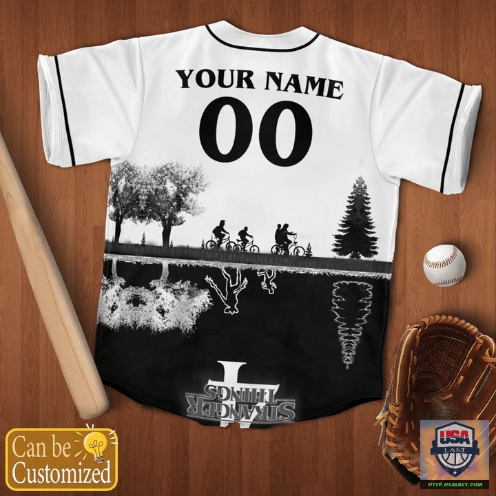 V4ONpRX5-T200722-15xxxStranger-Things-4-Black-White-Personalized-Baseball-Jersey-Shirt-3.jpg