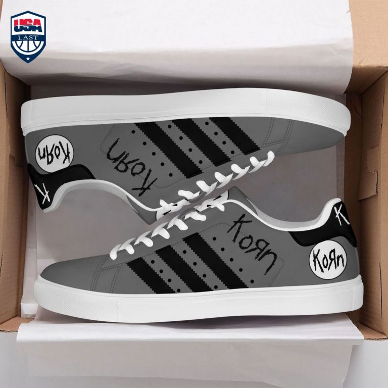 korn-black-stripes-style-2-stan-smith-low-top-shoes-3-sDIvA.jpg