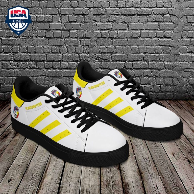 FC Viktoria Plzen Yellow Stripes Stan Smith Low Top Shoes - Awesome Pic guys