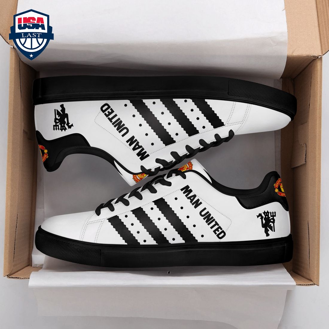 manchester-united-fc-black-stripes-style-3-stan-smith-low-top-shoes-1-AsxCP.jpg